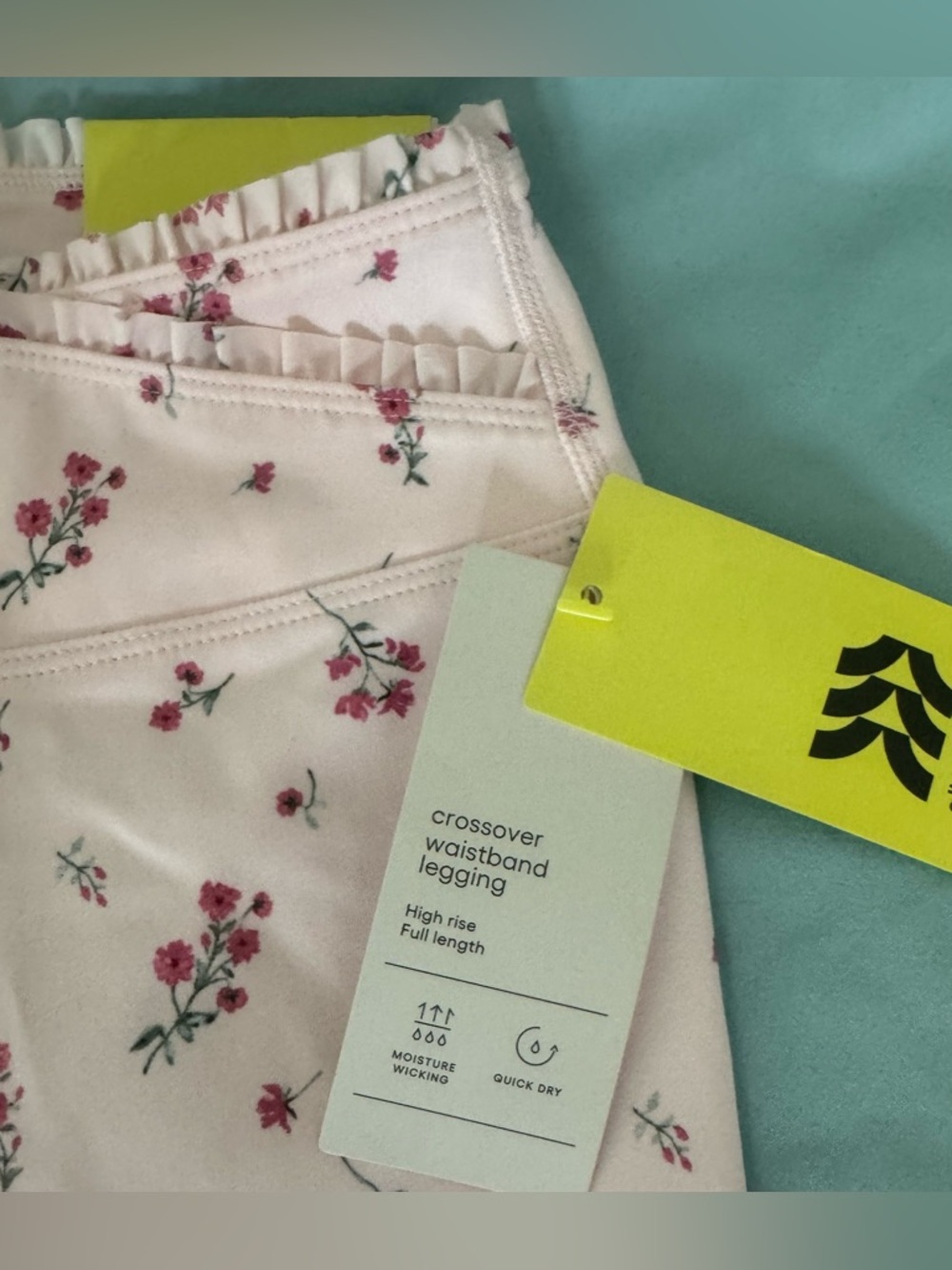 Girls' Crossover Ruffle Waistband
Leggings - All In Motion Light Pink M (8) - Picture 4 of 7